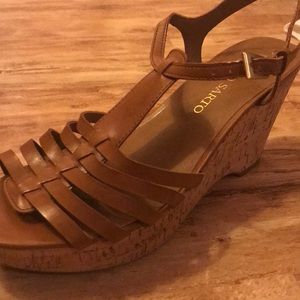Strappy wedges in excellent condition